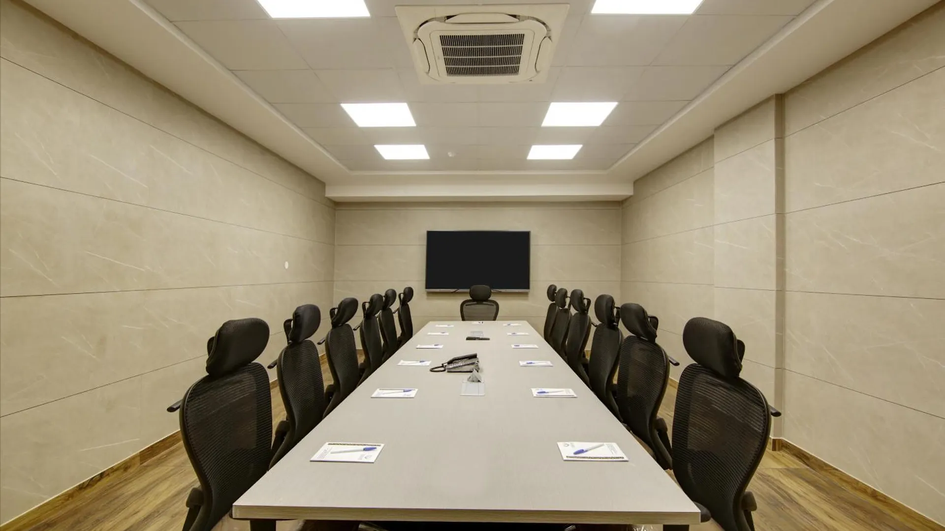Stepstones Hotels And Inn-Dlf Phase 3 Gurgaon 4*,